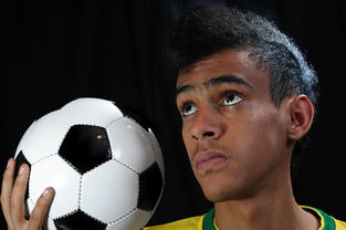 米兰体育app官网-中锋背身拿球能力是否成就球队进攻节奏控制，中锋背打教学视频  第2张